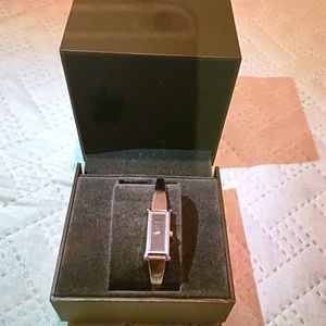 Gucci Gold 1500L Bangle 12.1mm Women's  Silver Plated. In Good Working Order.